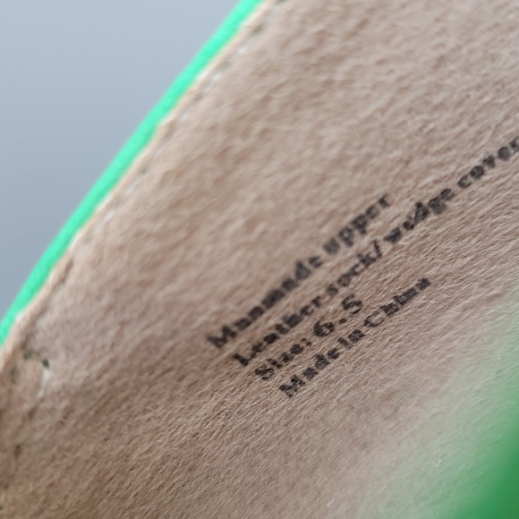 NWOB Restricted Green Open-Toe Wedge Heels - Size 6.5 - Picture 6 of 7